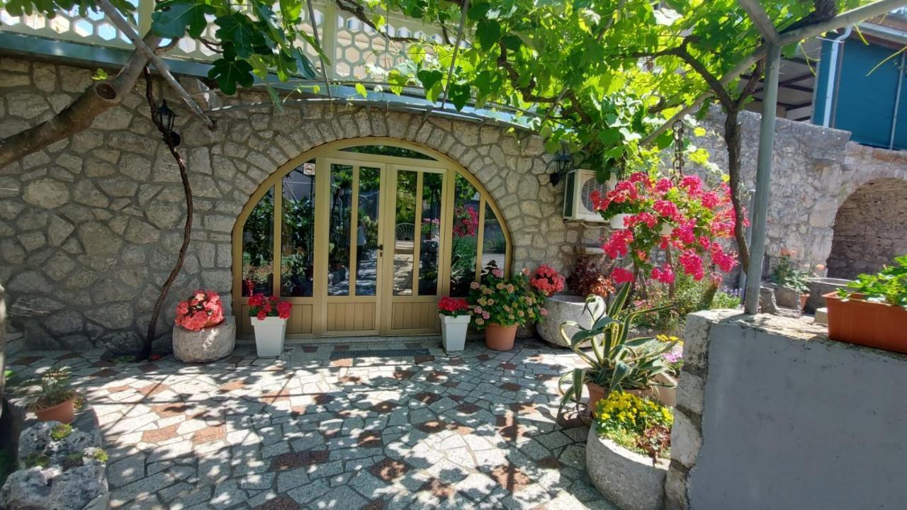 Guest house Tom Malinska Extérieur photo