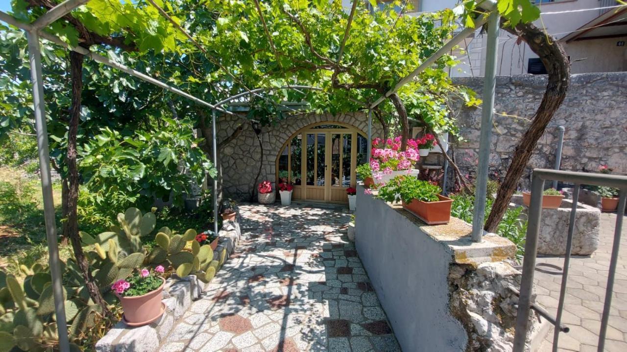 Guest house Tom Malinska Extérieur photo