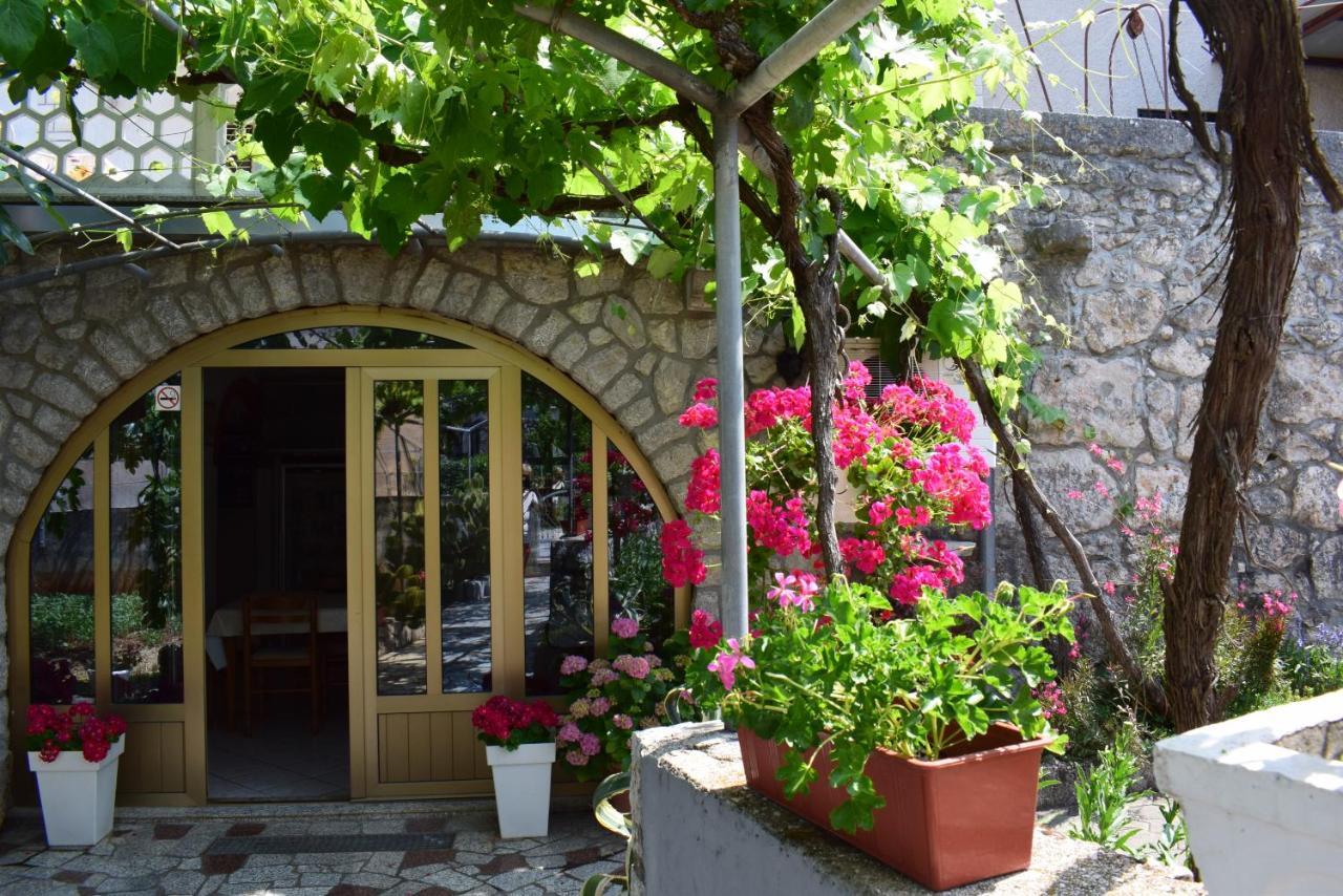 Guest house Tom Malinska Extérieur photo