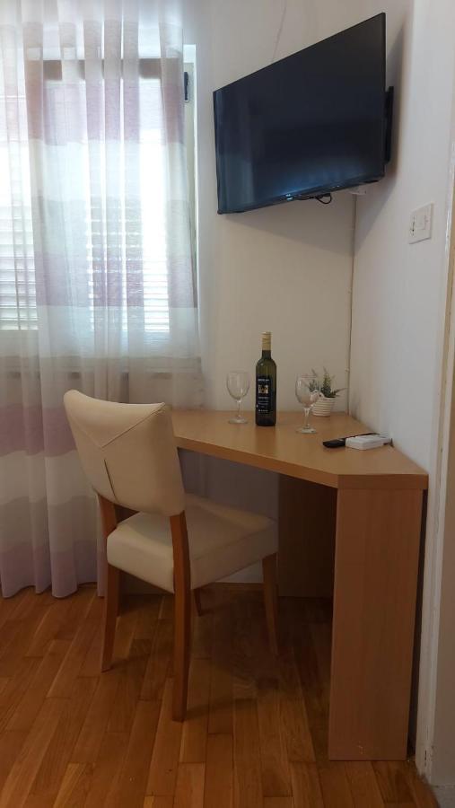 Guest house Tom Malinska Extérieur photo